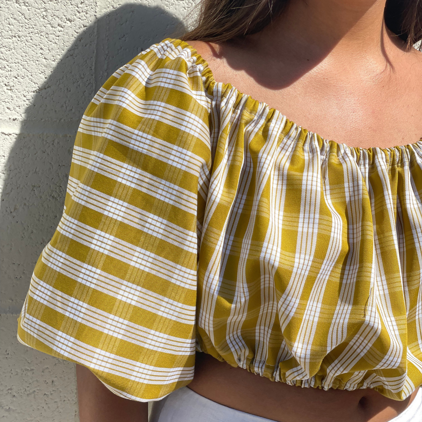 OFF THE SHOULDER CROP TOP